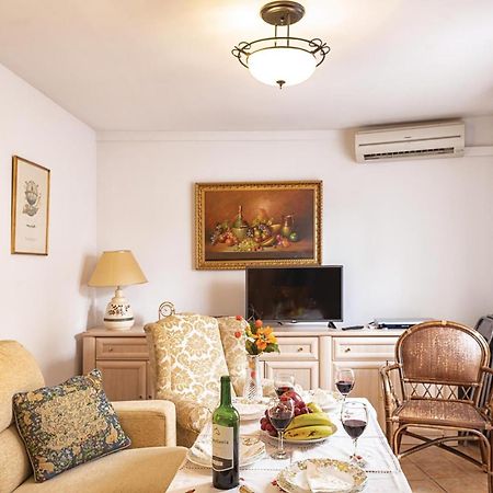 Beautiful Apartment In Cordoba With Kitchenette מראה חיצוני תמונה
