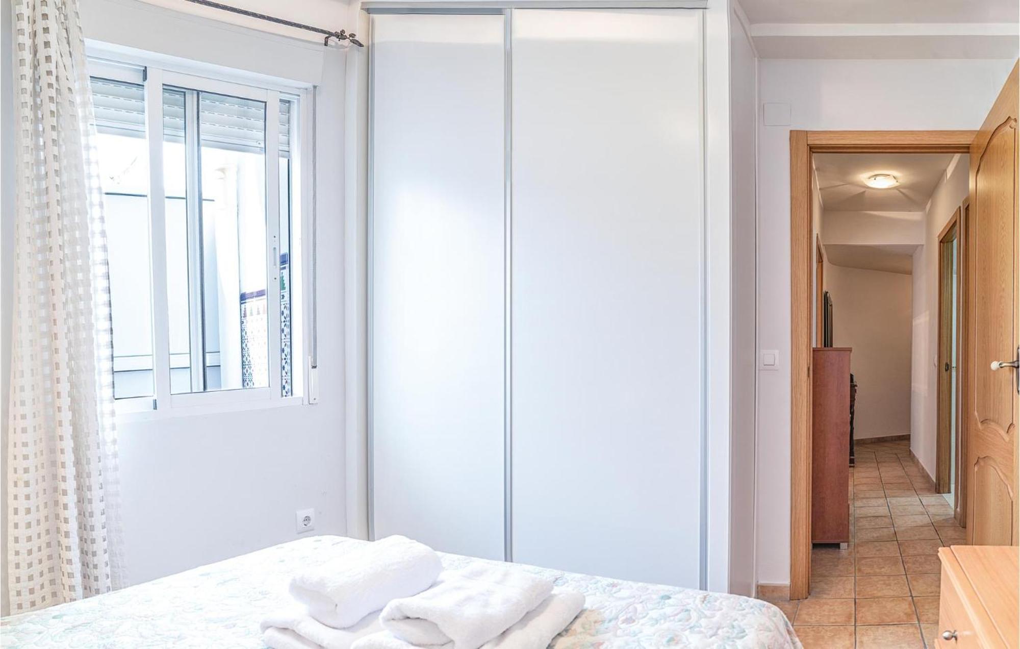 Beautiful Apartment In Cordoba With Kitchenette מראה חיצוני תמונה
